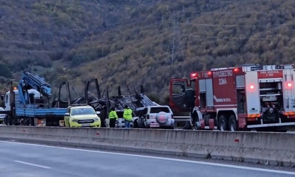 Φωτιά έπιασε νταλίκα στην Κοζάνη (Βίντεο)
